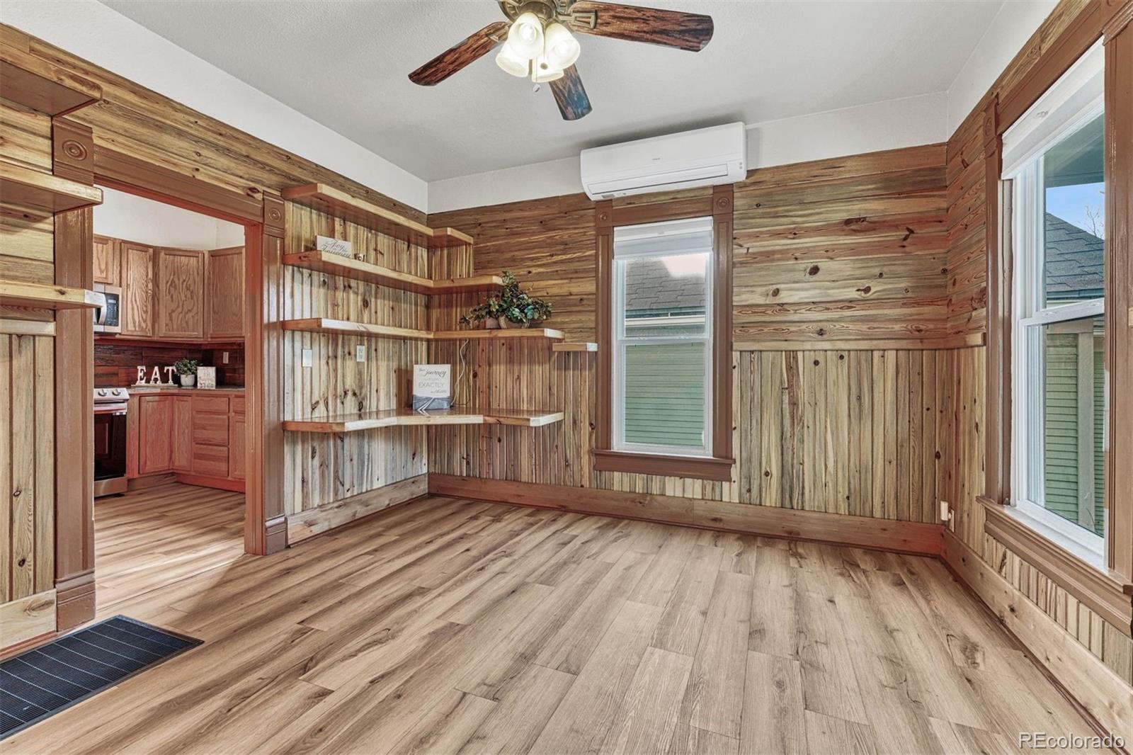 2432 W Platte Avenue