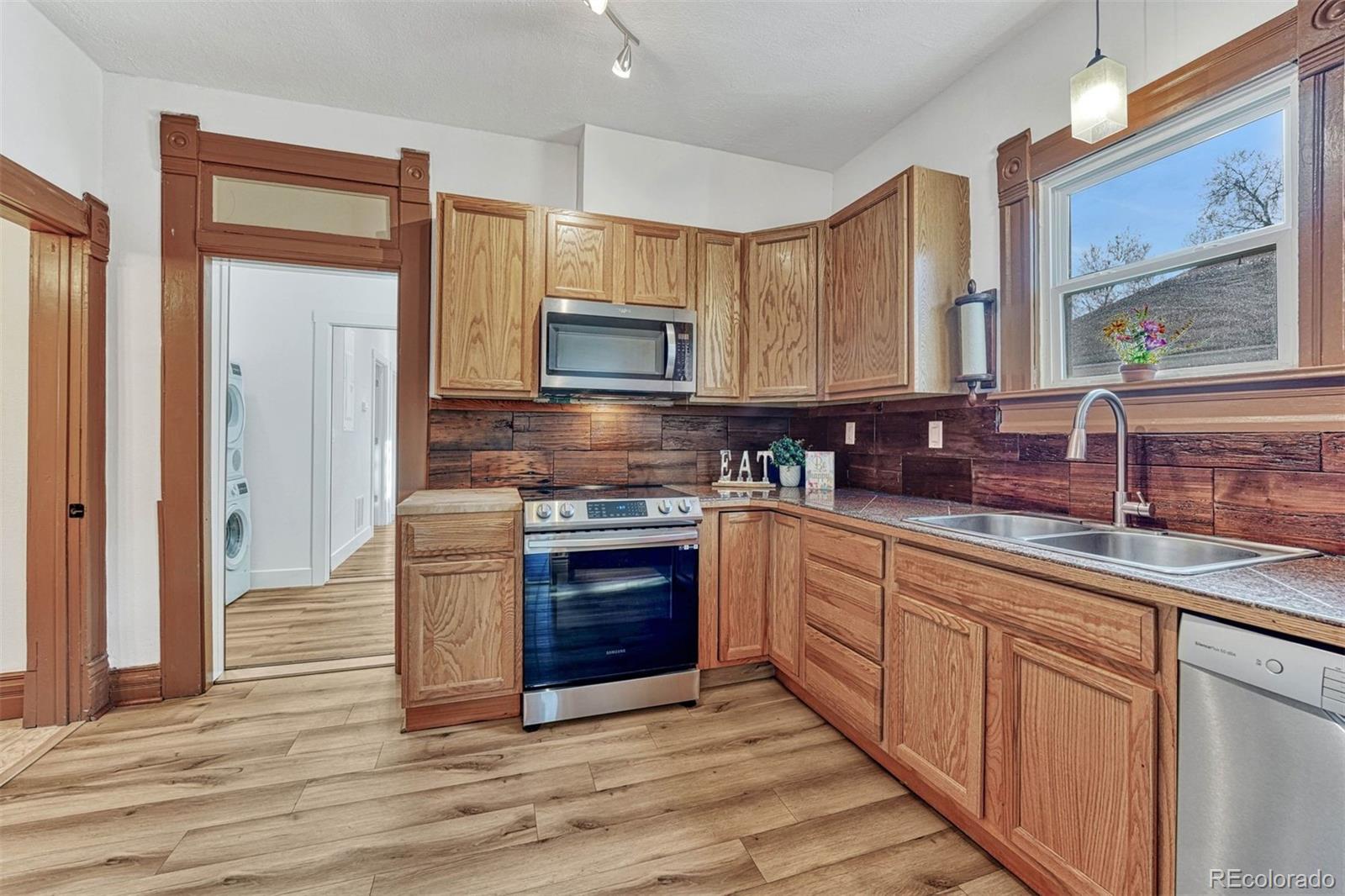 2432 W Platte Avenue