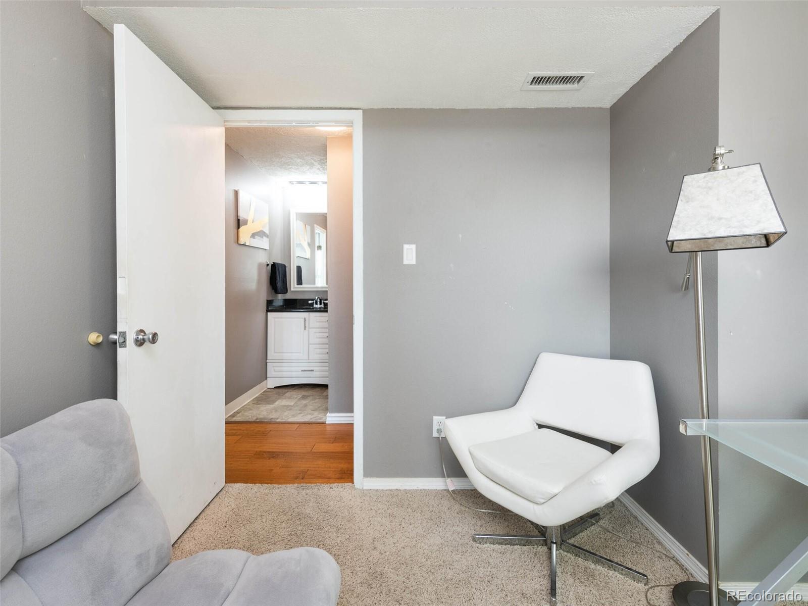 2 Adams Street Unit: 707