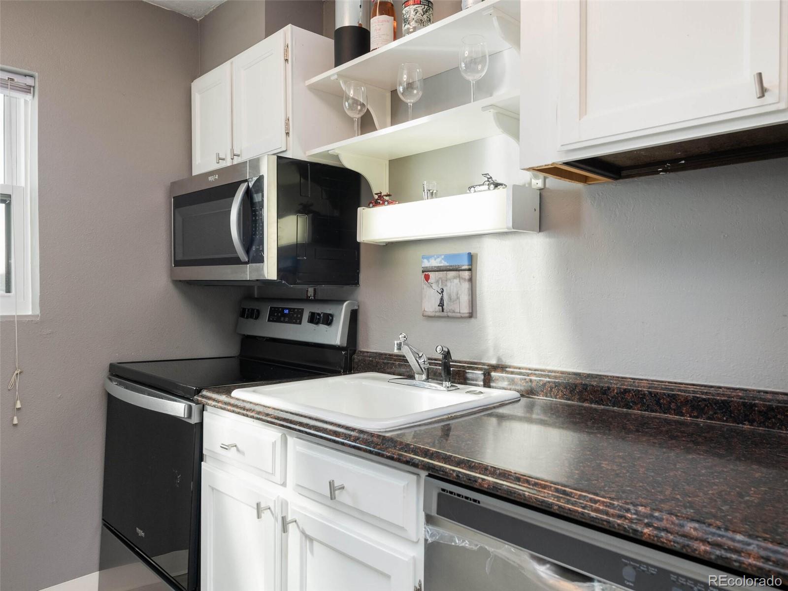 2 Adams Street Unit: 707