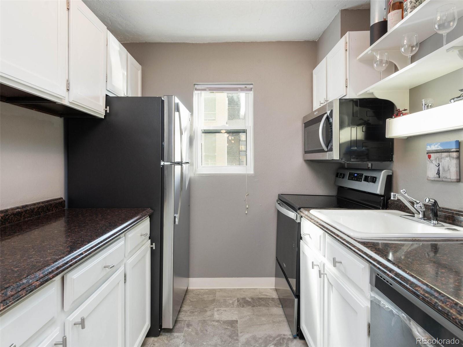 2 Adams Street Unit: 707