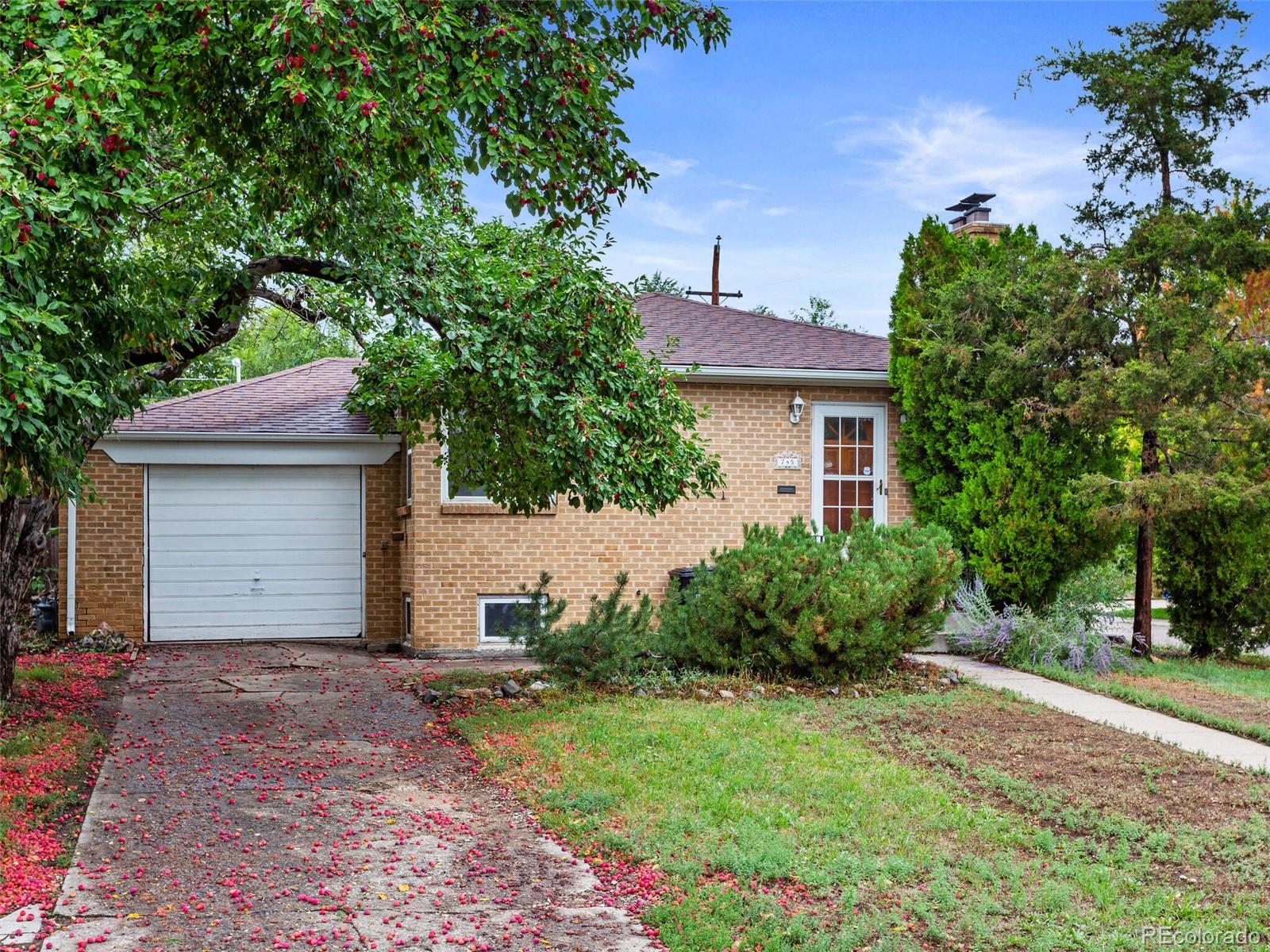 745 Fairfax Street