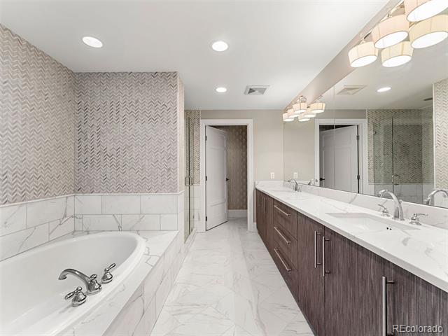 2001 Lincoln Street Unit: 2524L