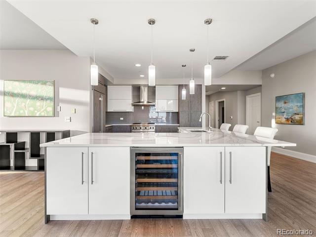 2001 Lincoln Street Unit: 2524L