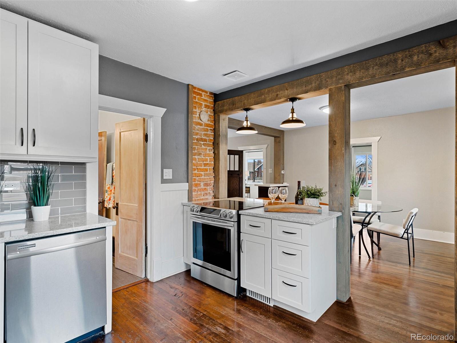 2831-2835 W 41st Avenue