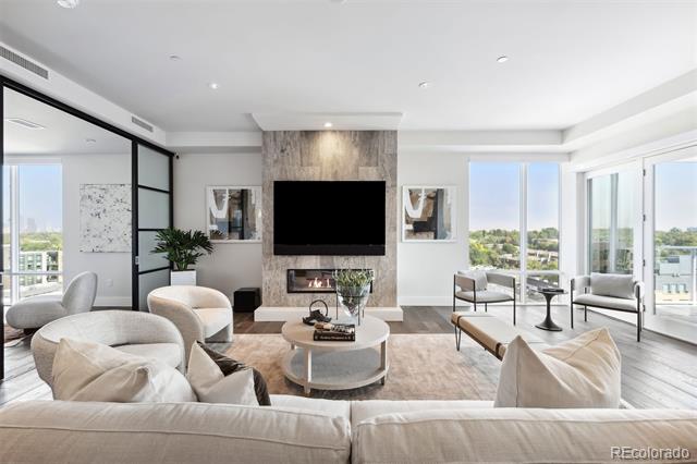 155 Steele Street Unit: 1112