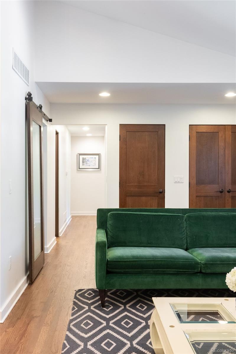 327 Hudson Street