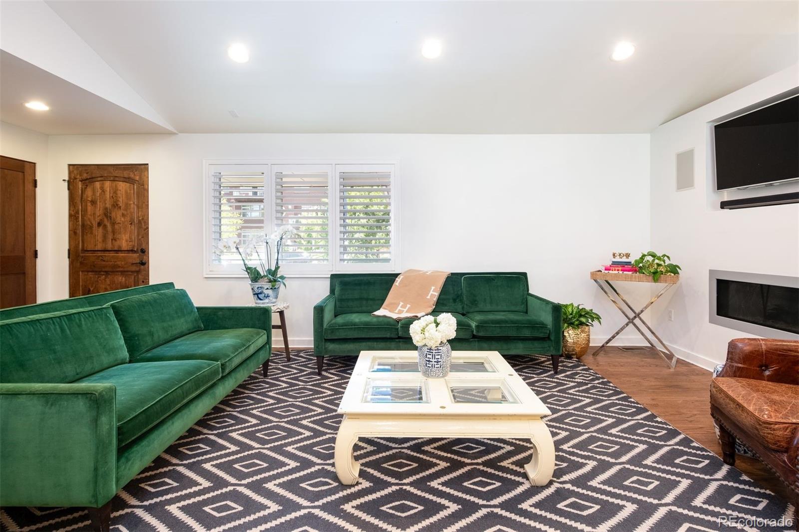 327 Hudson Street
