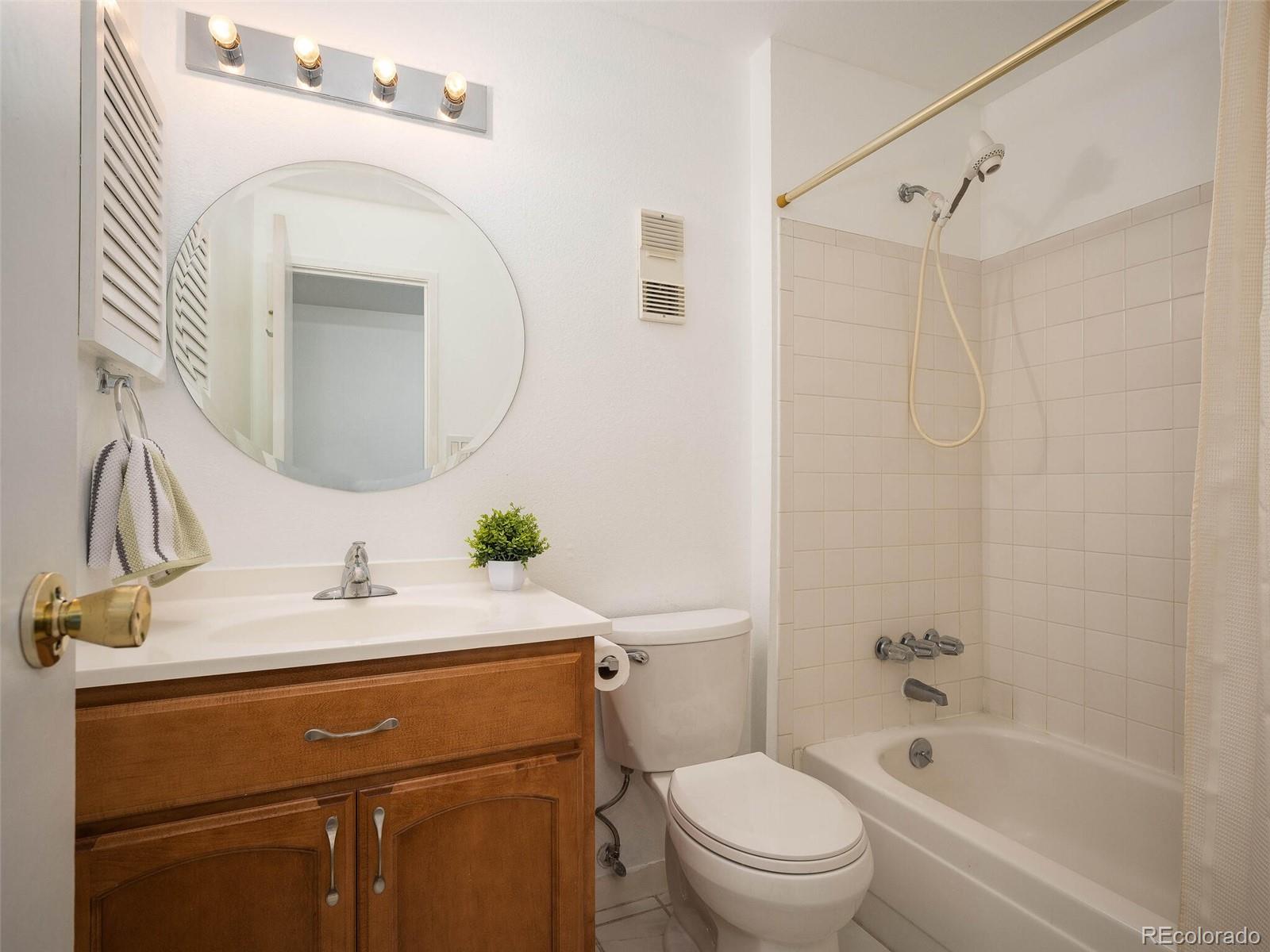 13404 E Jewell Avenue Unit: 204