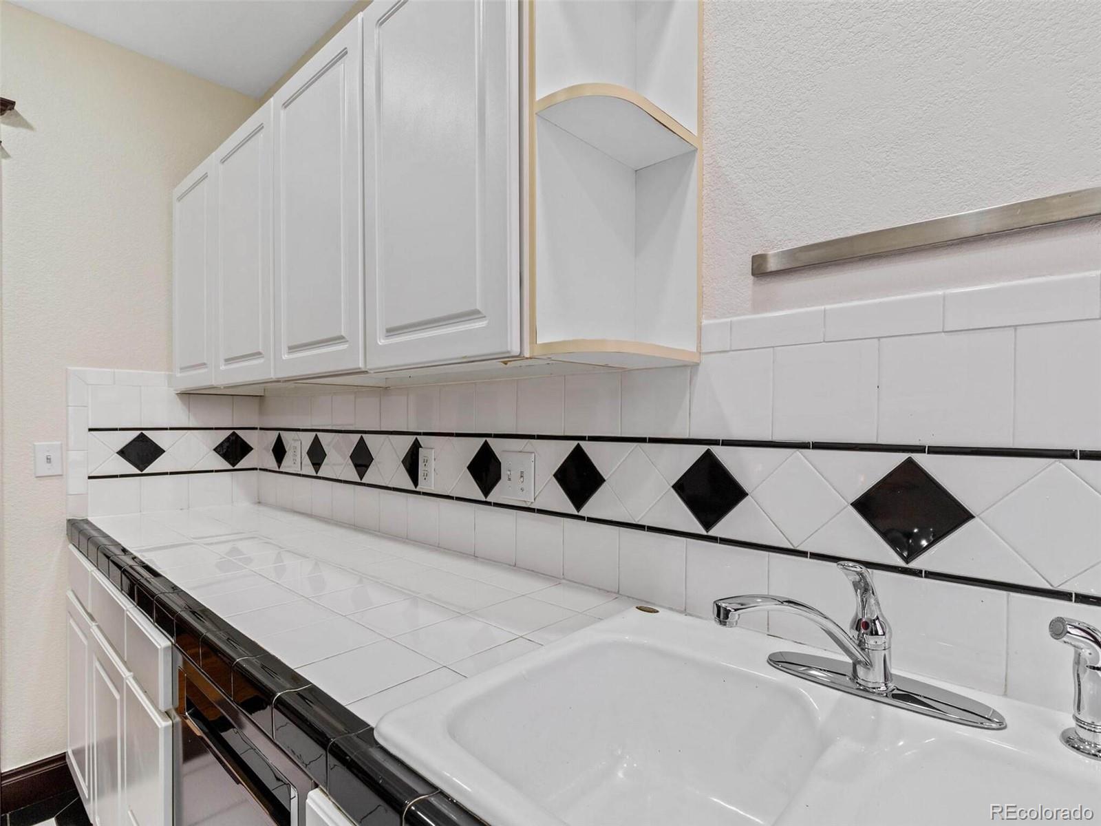 1475 N Humboldt Street Unit: 8