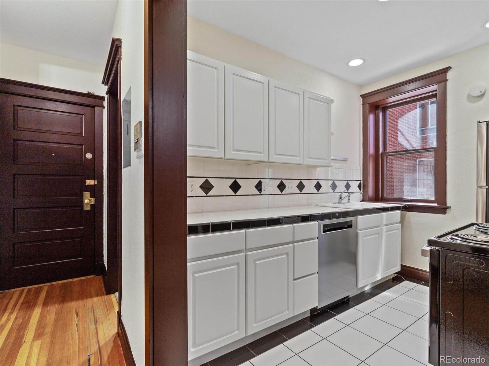 1475 N Humboldt Street Unit: 8