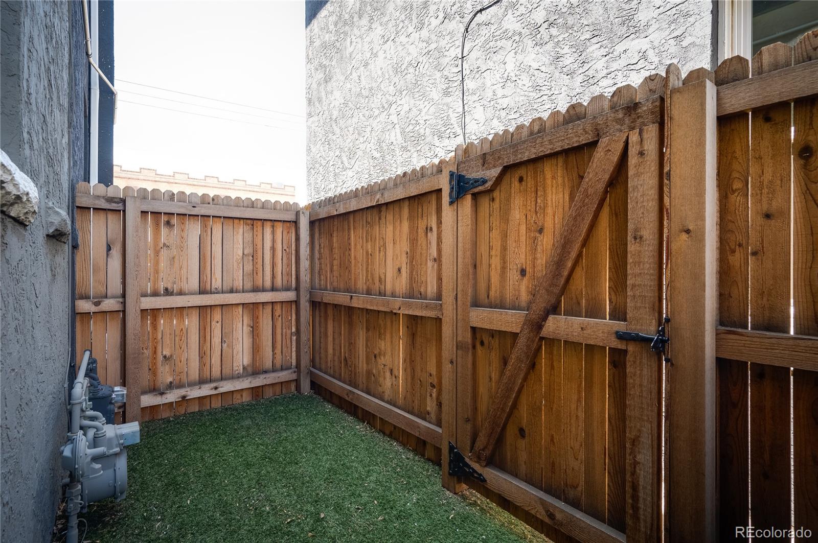2505 Tremont Place