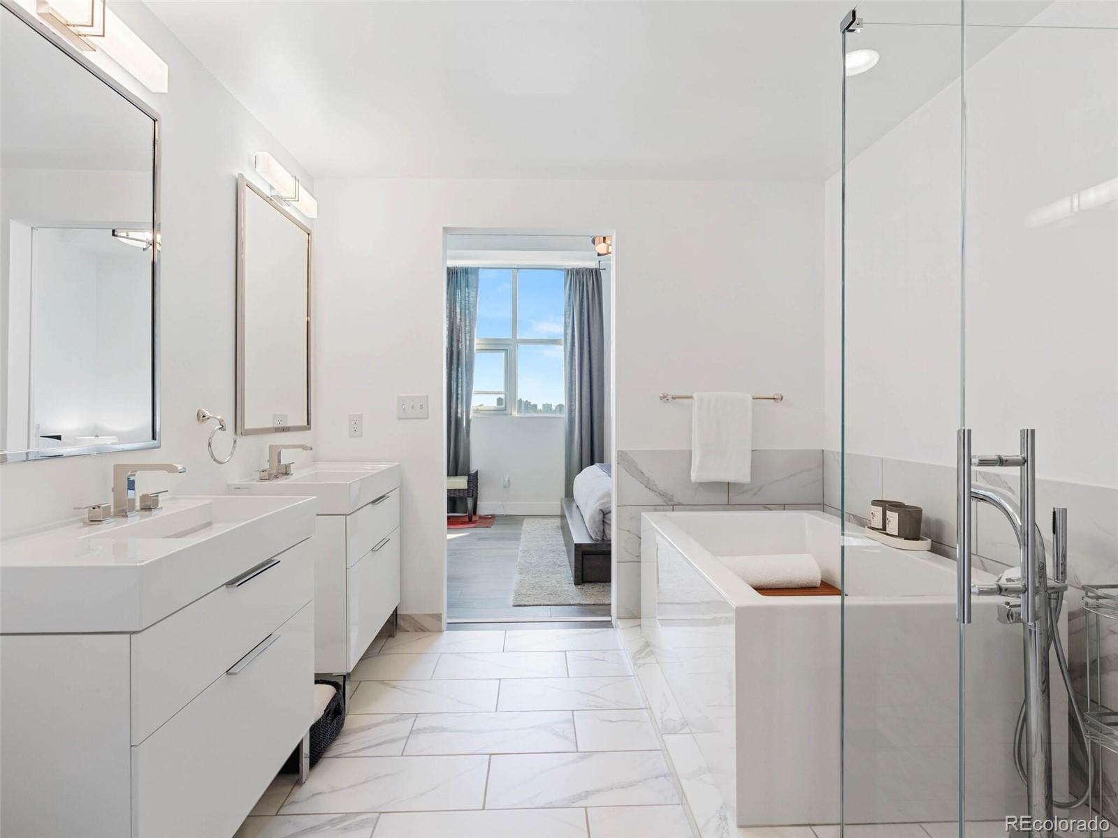 2001 Lincoln Street Unit: 1822