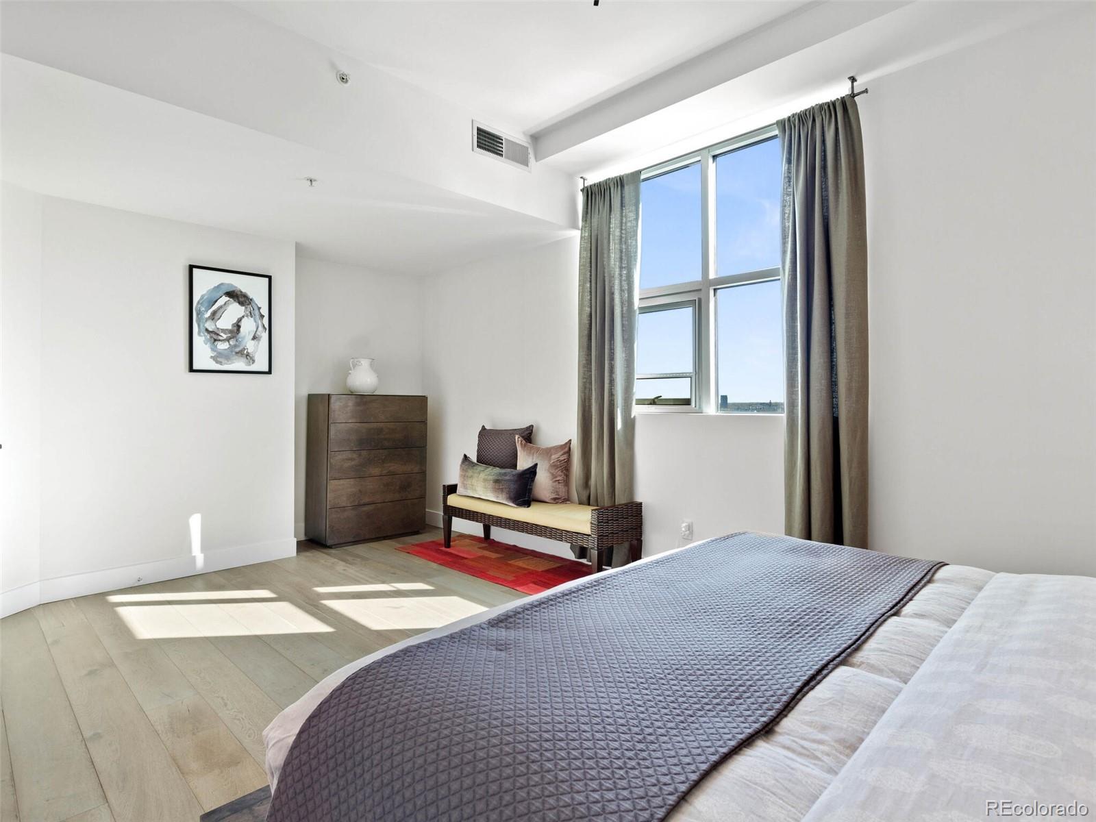 2001 Lincoln Street Unit: 1822