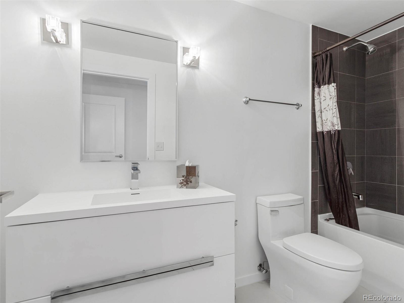 2001 Lincoln Street Unit: 1822