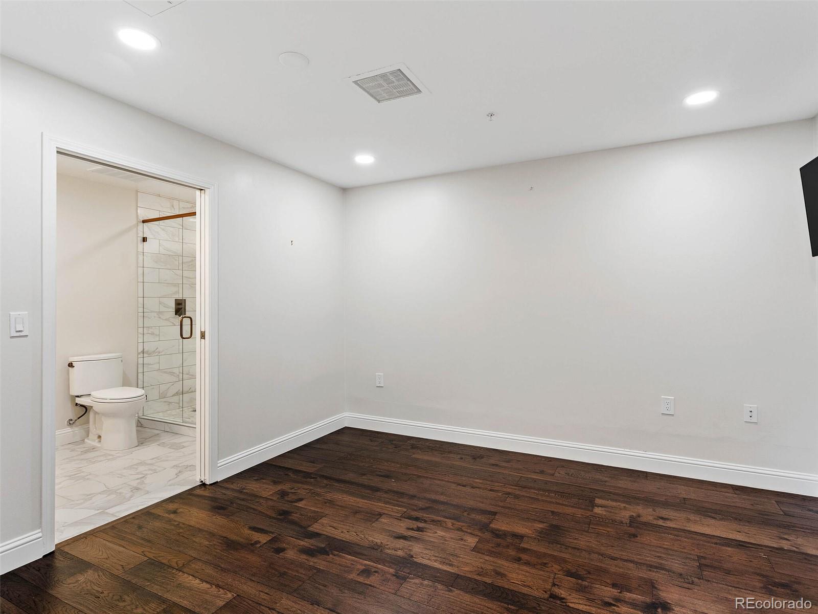 975 N Lincoln Street Unit: 5B-N