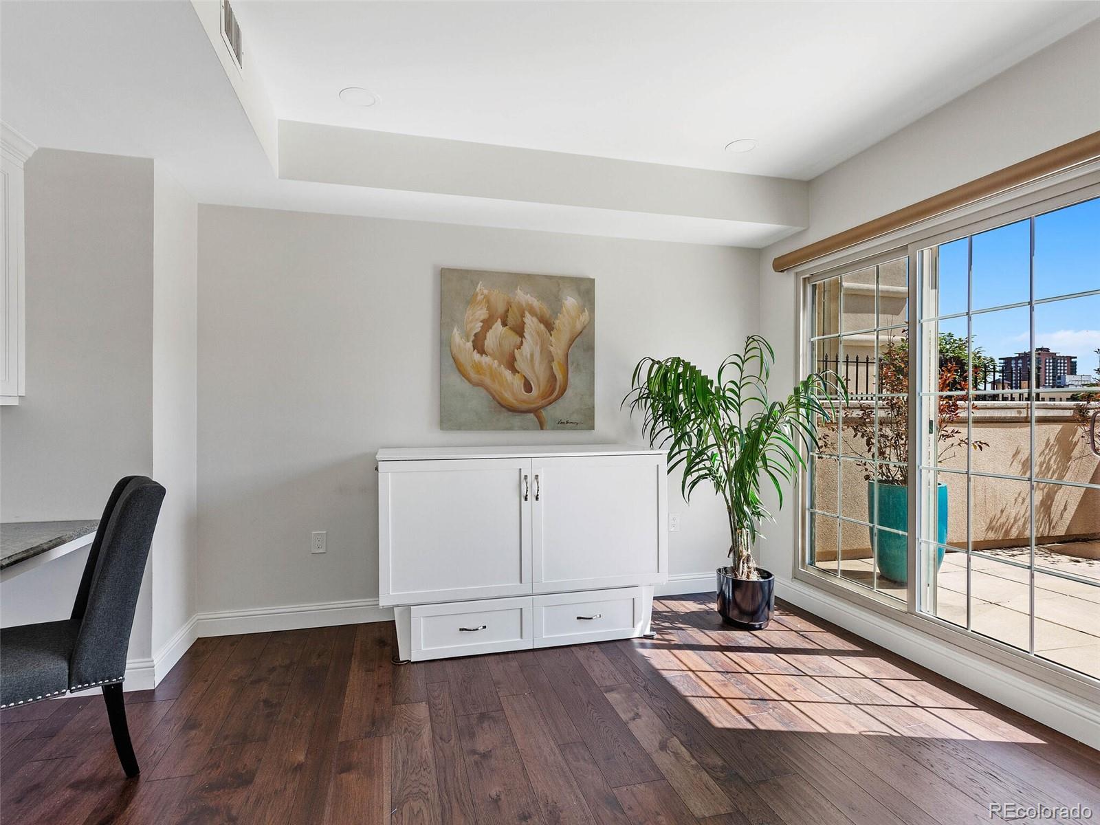 975 N Lincoln Street Unit: 5B-N