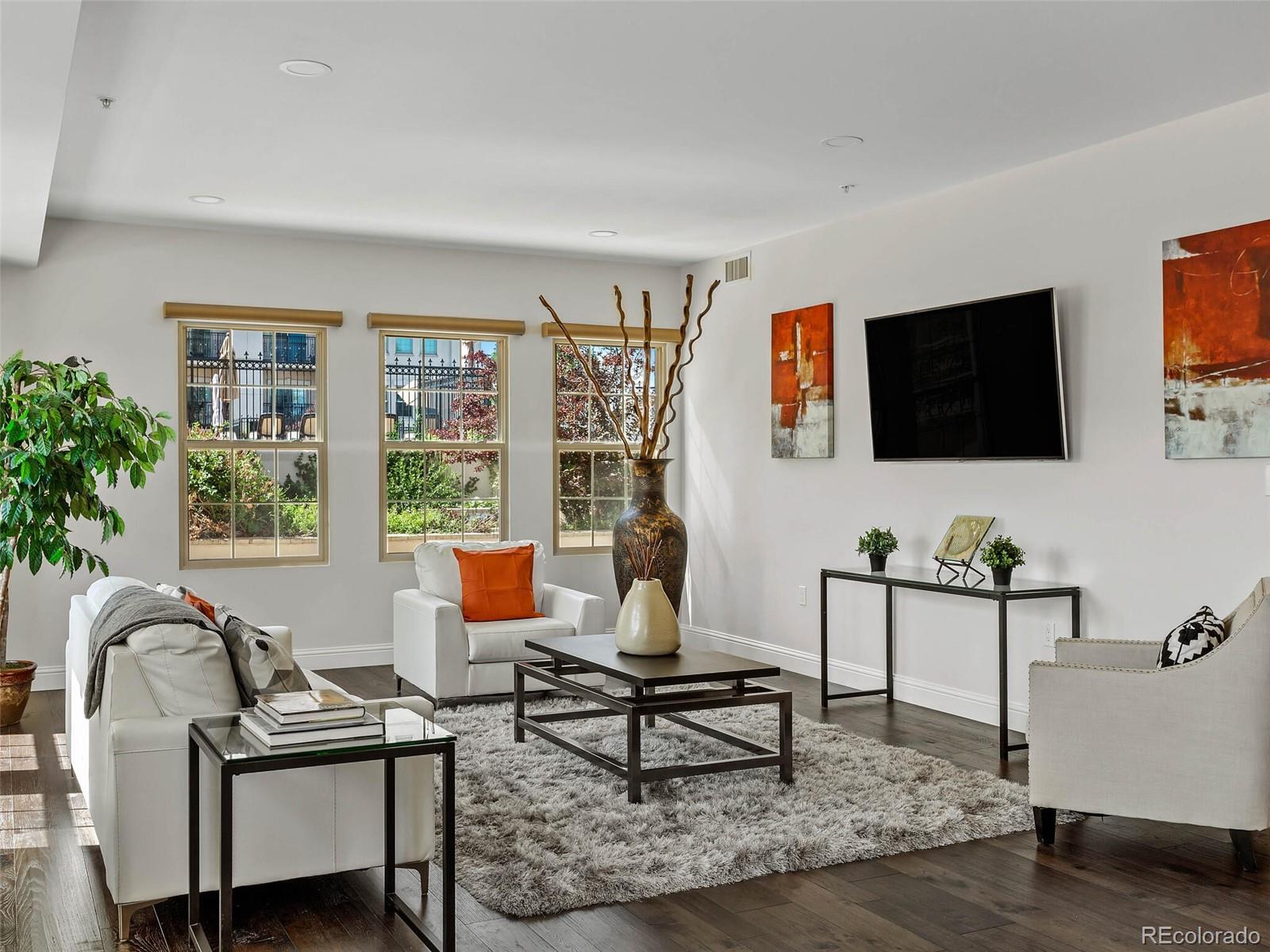 975 N Lincoln Street Unit: 5B-N