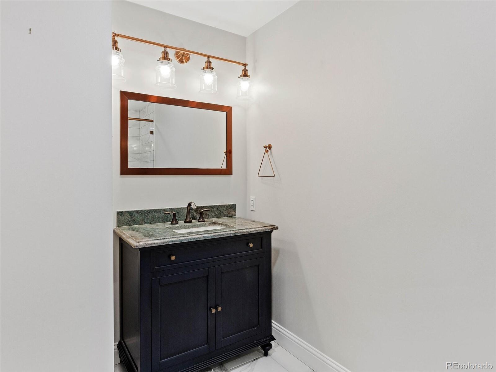 975 N Lincoln Street Unit: 5B-N
