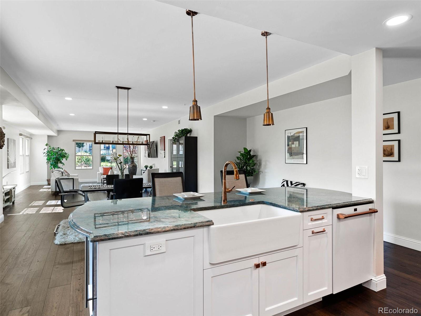 975 N Lincoln Street Unit: 5B-N