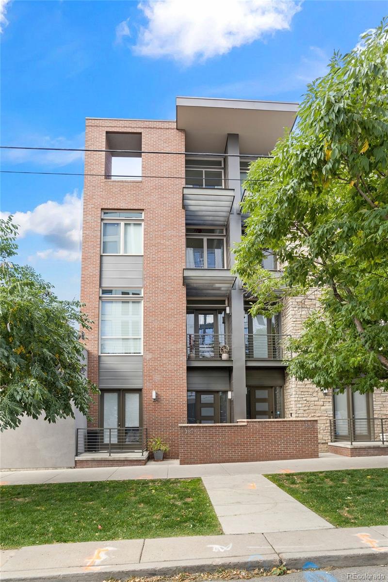 187 W 10th Avenue