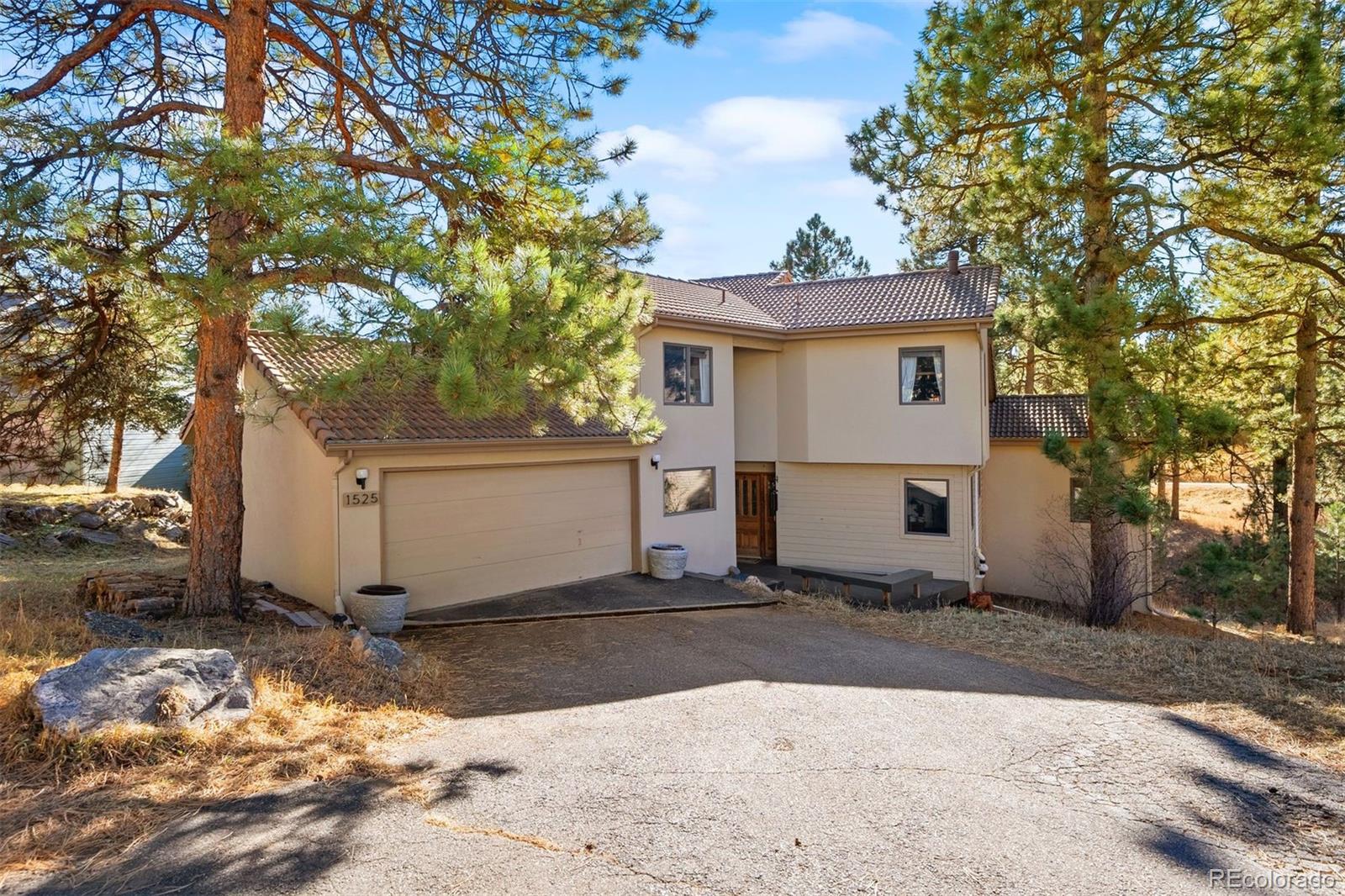 1525 Tamarac Drive