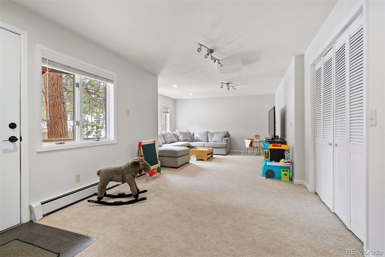 1525 Tamarac Drive