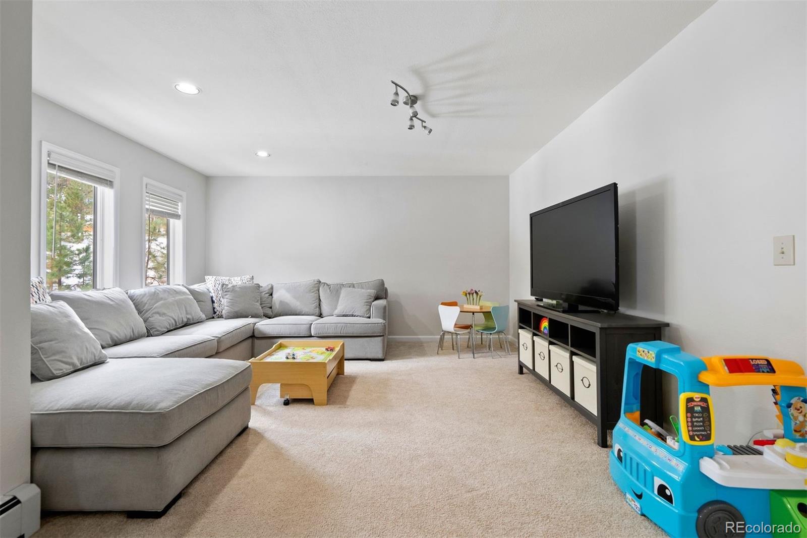 1525 Tamarac Drive