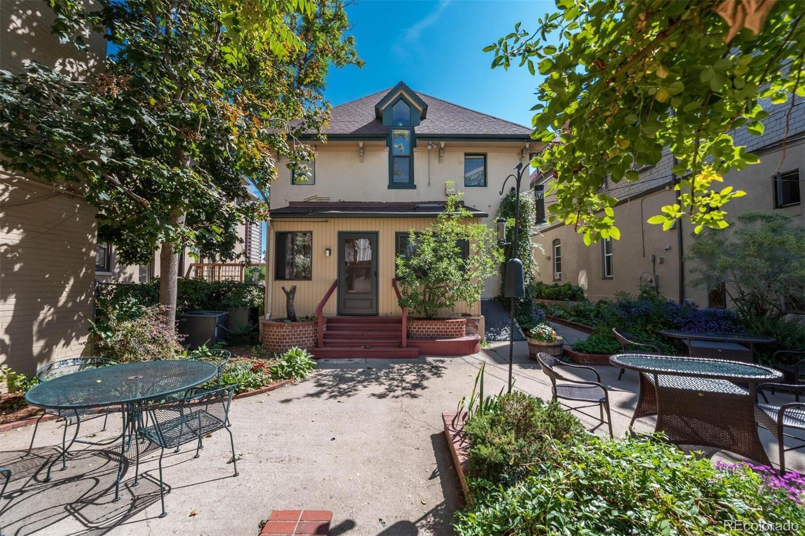 2151 Tremont Place