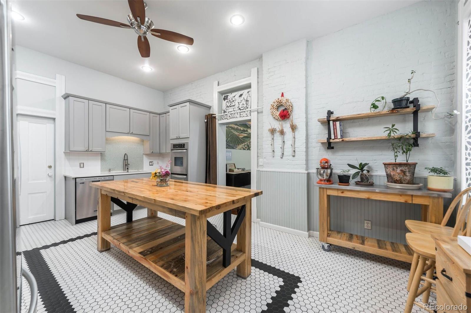 2151 Tremont Place
