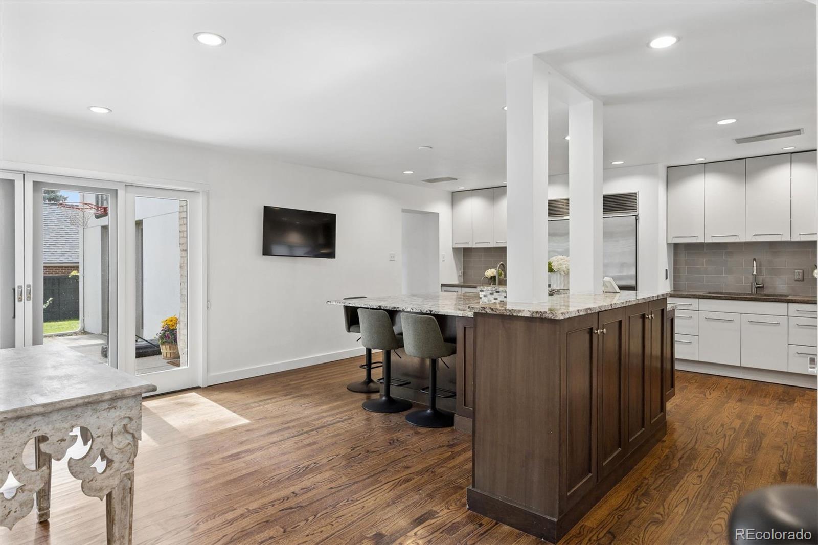 301 S Vine Street