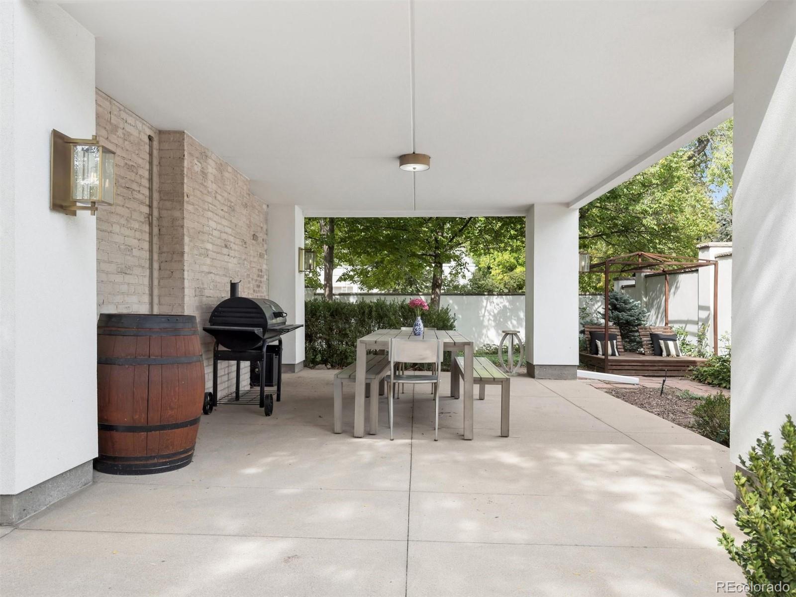301 S Vine Street