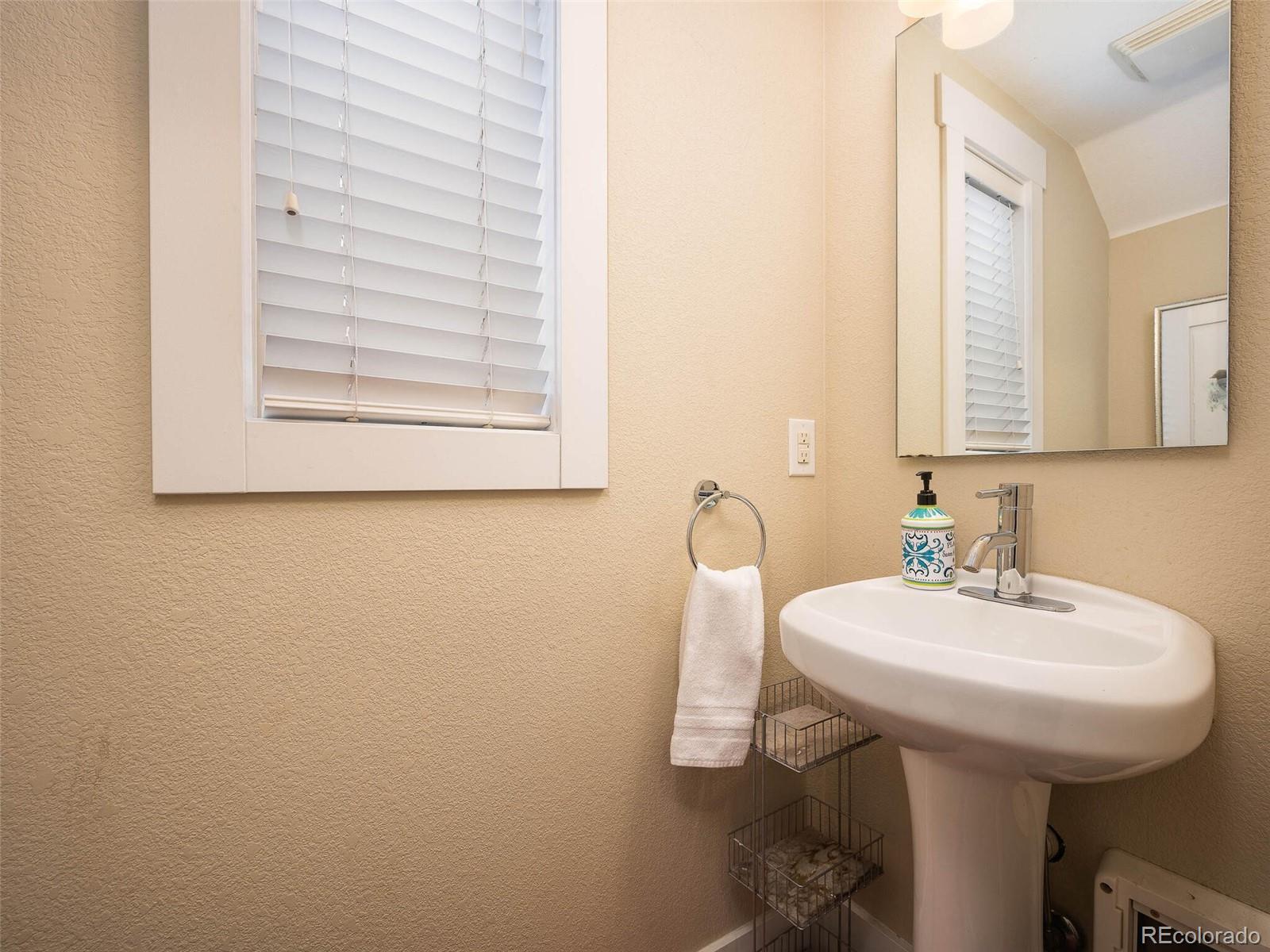 930 S Pearl Street Unit: 106