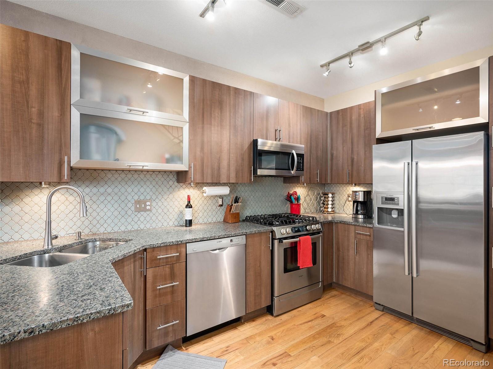 930 S Pearl Street Unit: 106