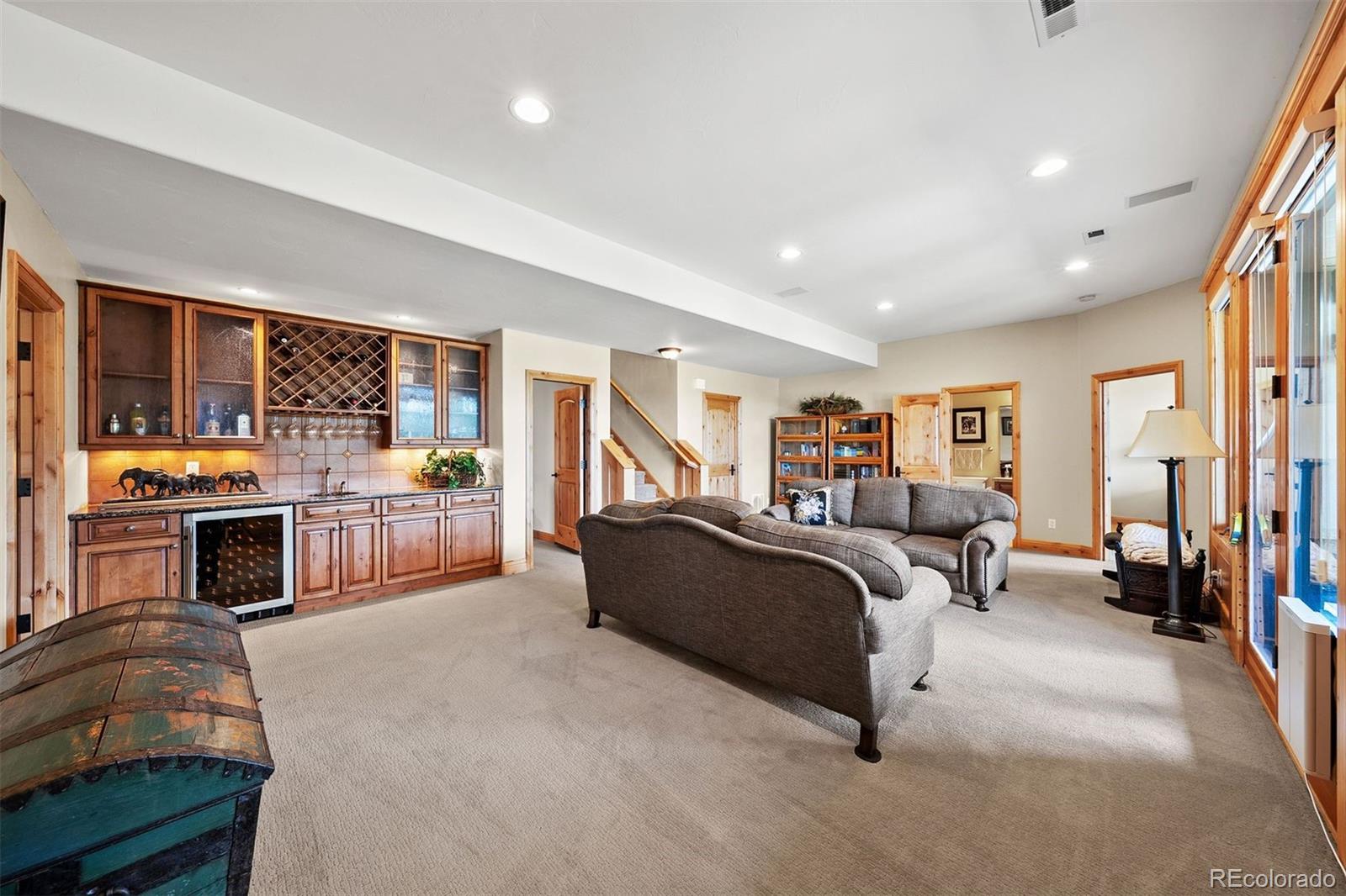 1007 Nob Hill Road