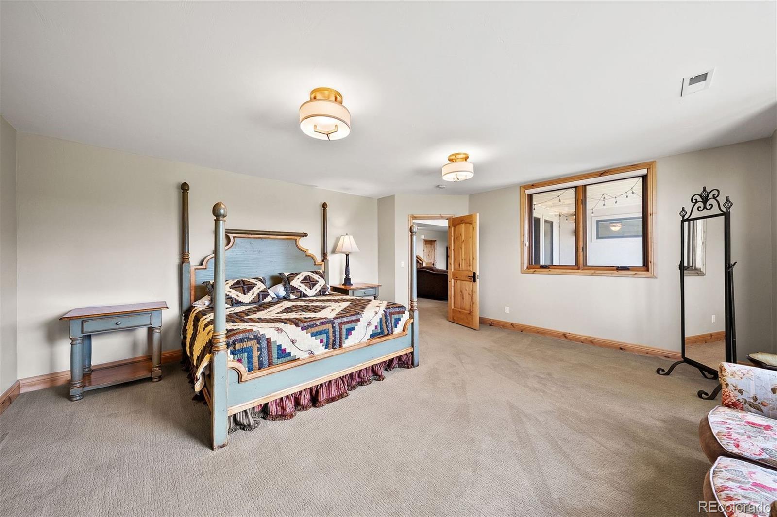 1007 Nob Hill Road