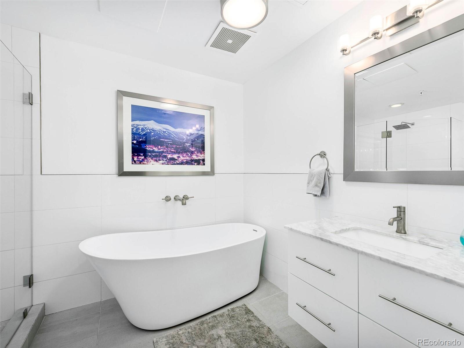 3100 Huron Street Unit: 2P