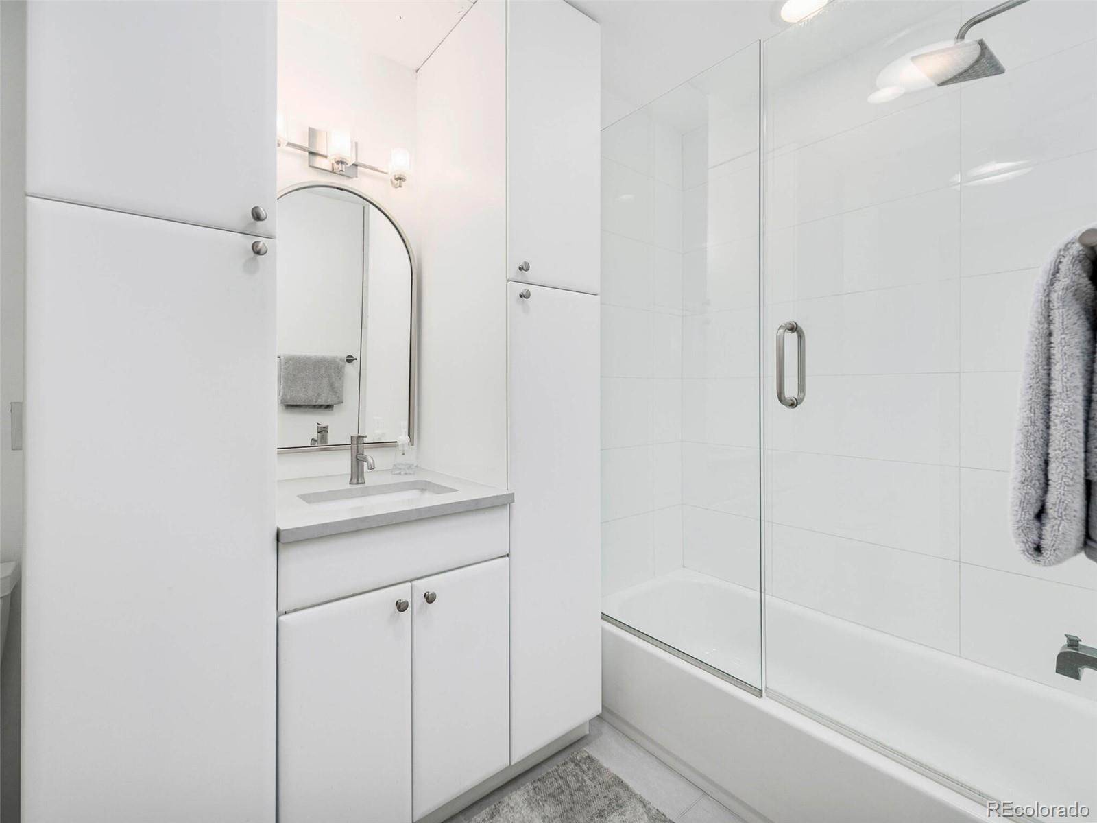 3100 Huron Street Unit: 2P