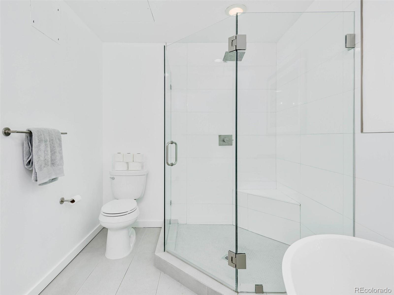 3100 Huron Street Unit: 2P