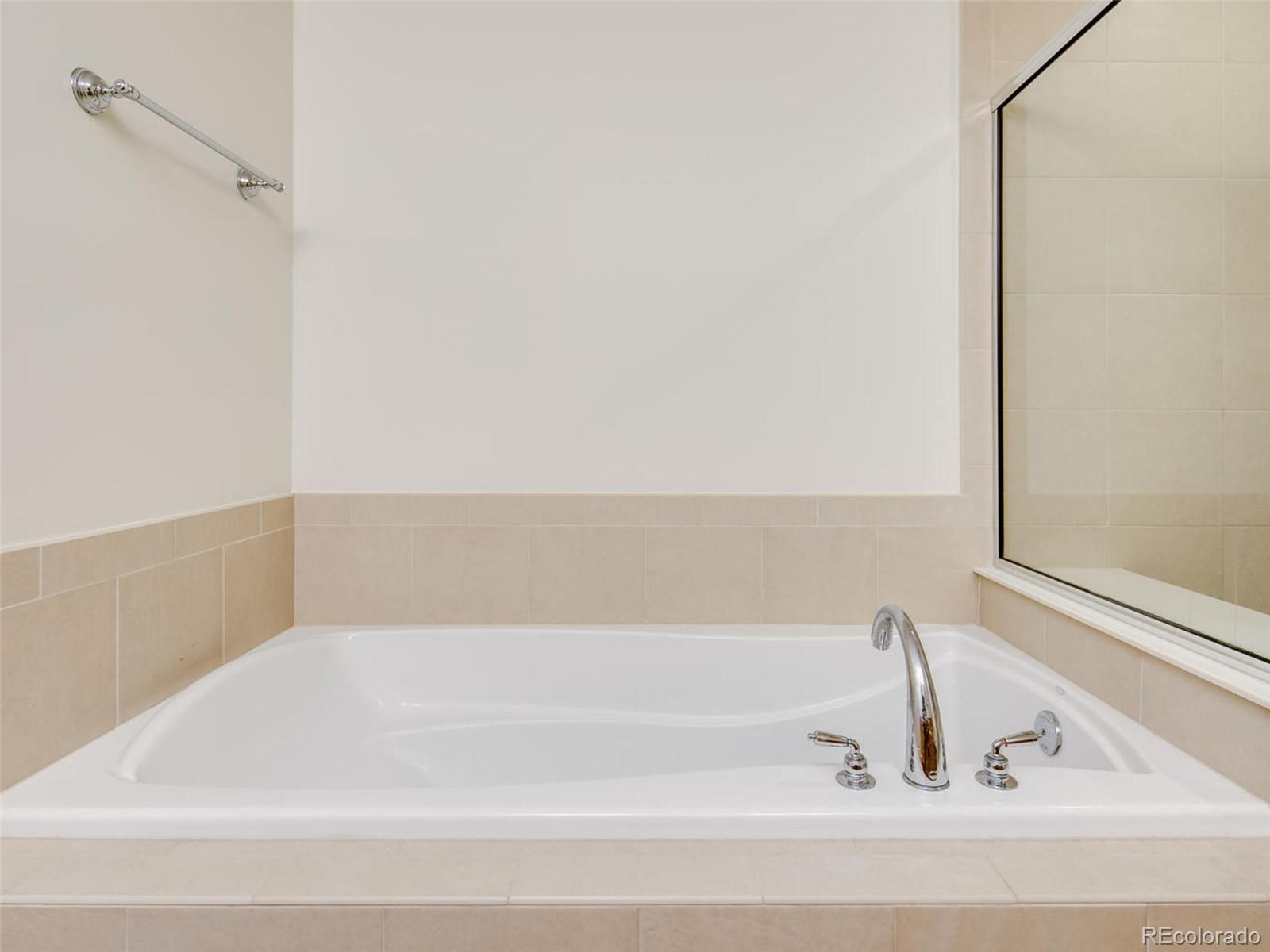 2001 Lincoln Street Unit: 2422