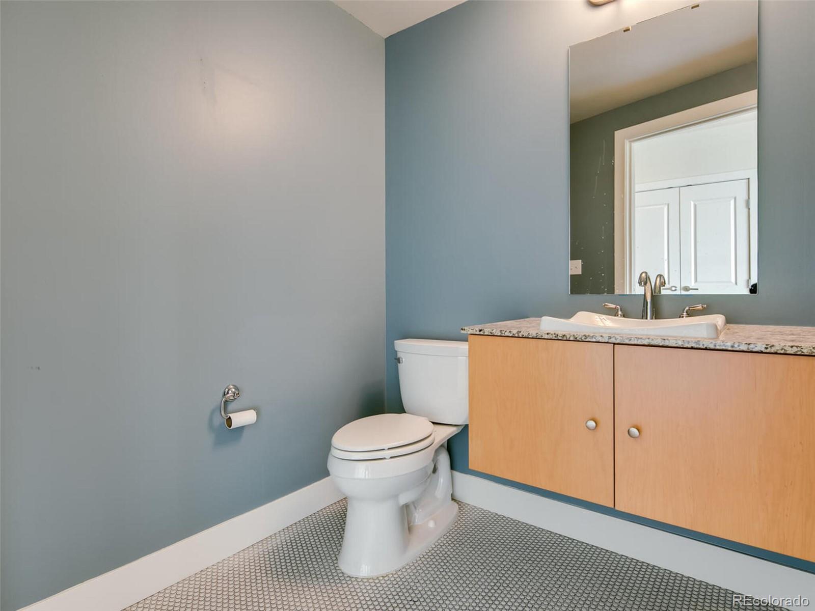 2001 Lincoln Street Unit: 2422