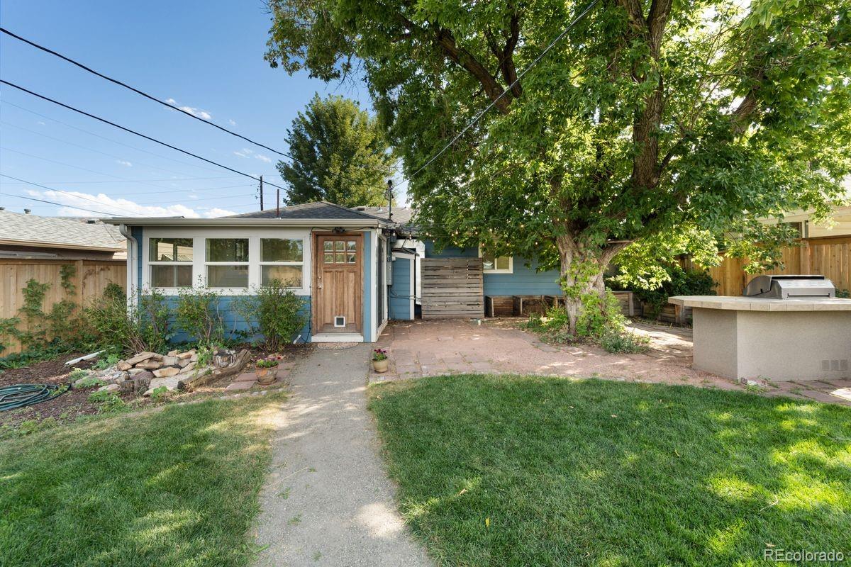 2105 W Elk Place