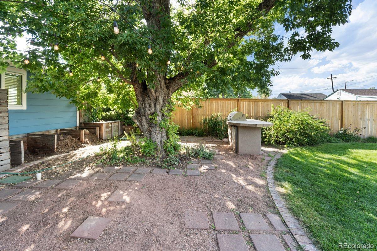 2105 W Elk Place