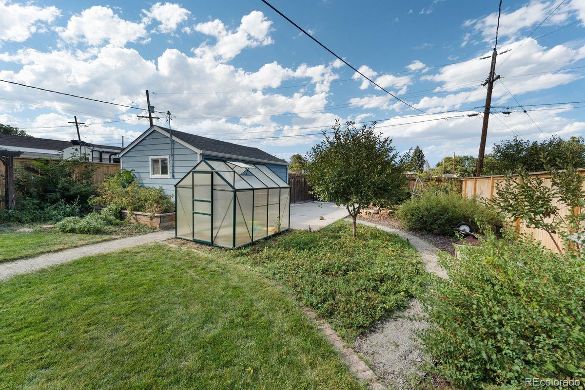 2105 W Elk Place