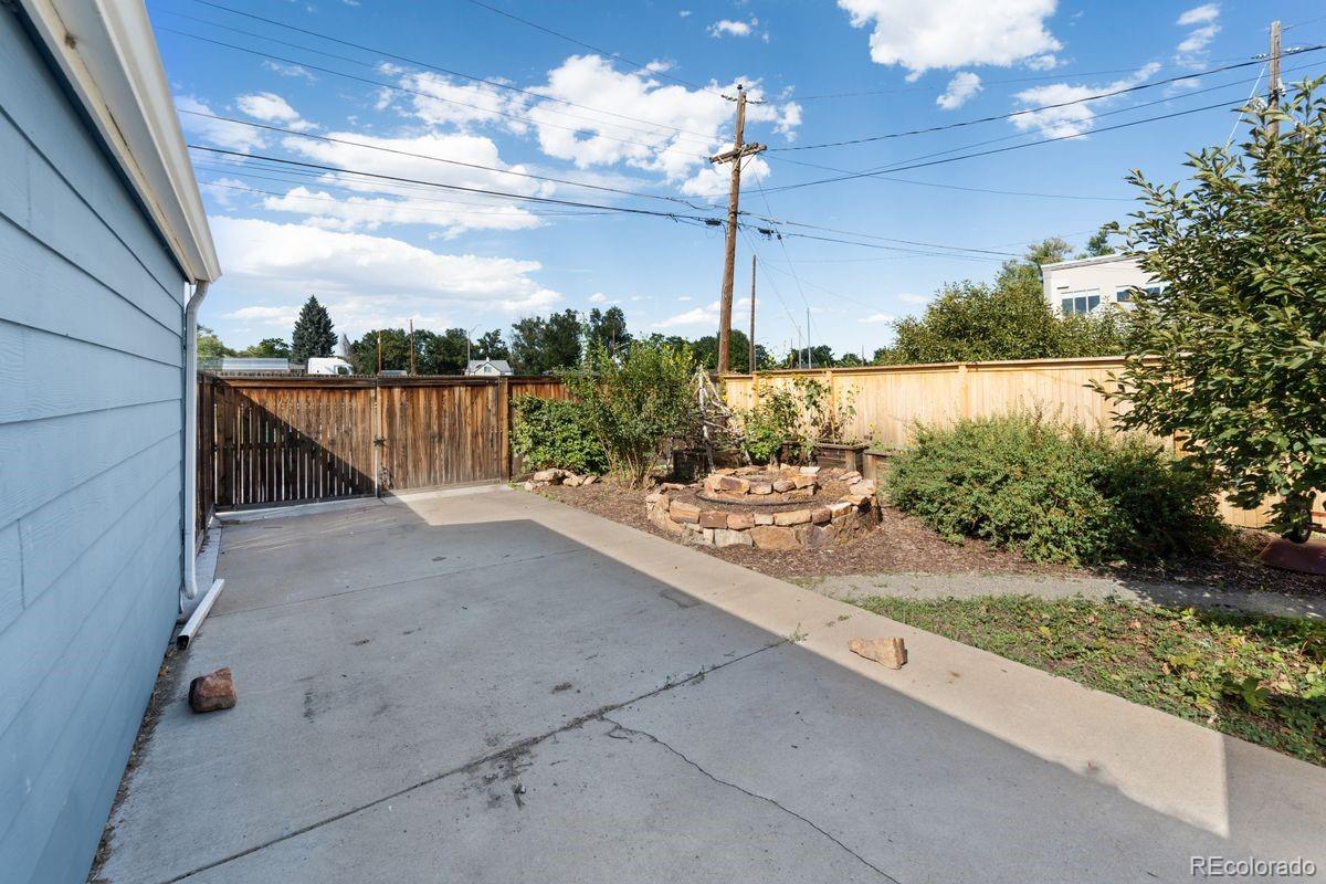 2105 W Elk Place