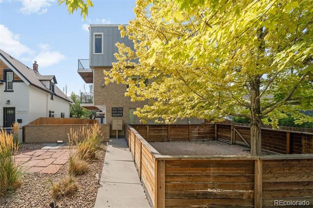 1721 N Hooker Street