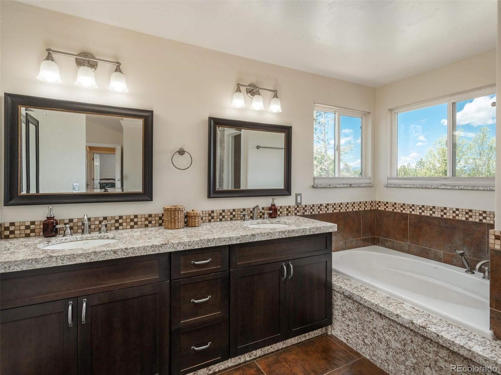 13215 Columbine Circle