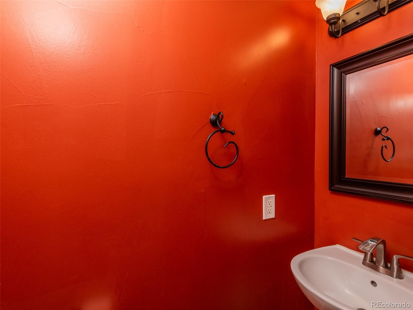 13215 Columbine Circle
