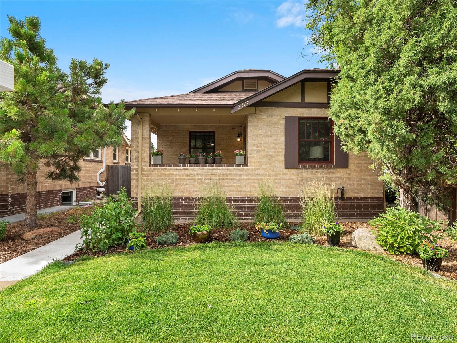 3378 W Clyde Place