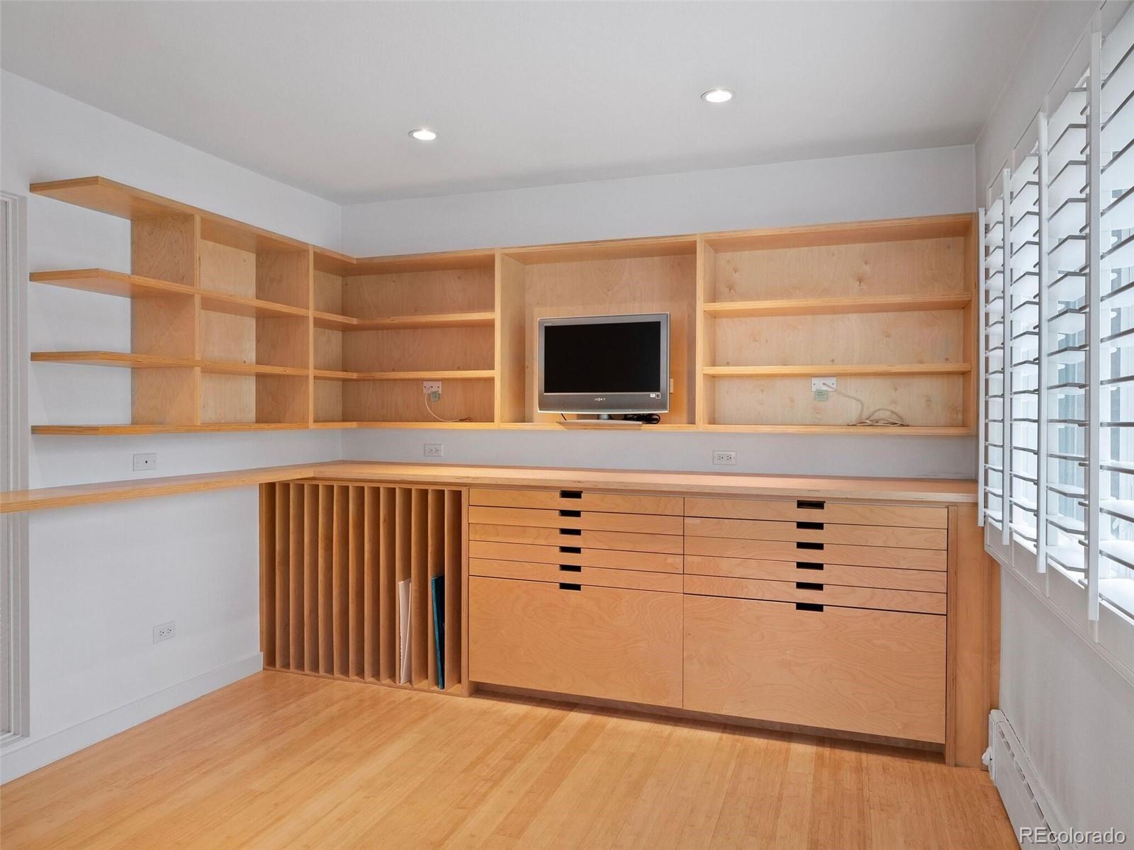 62 S Ash Street